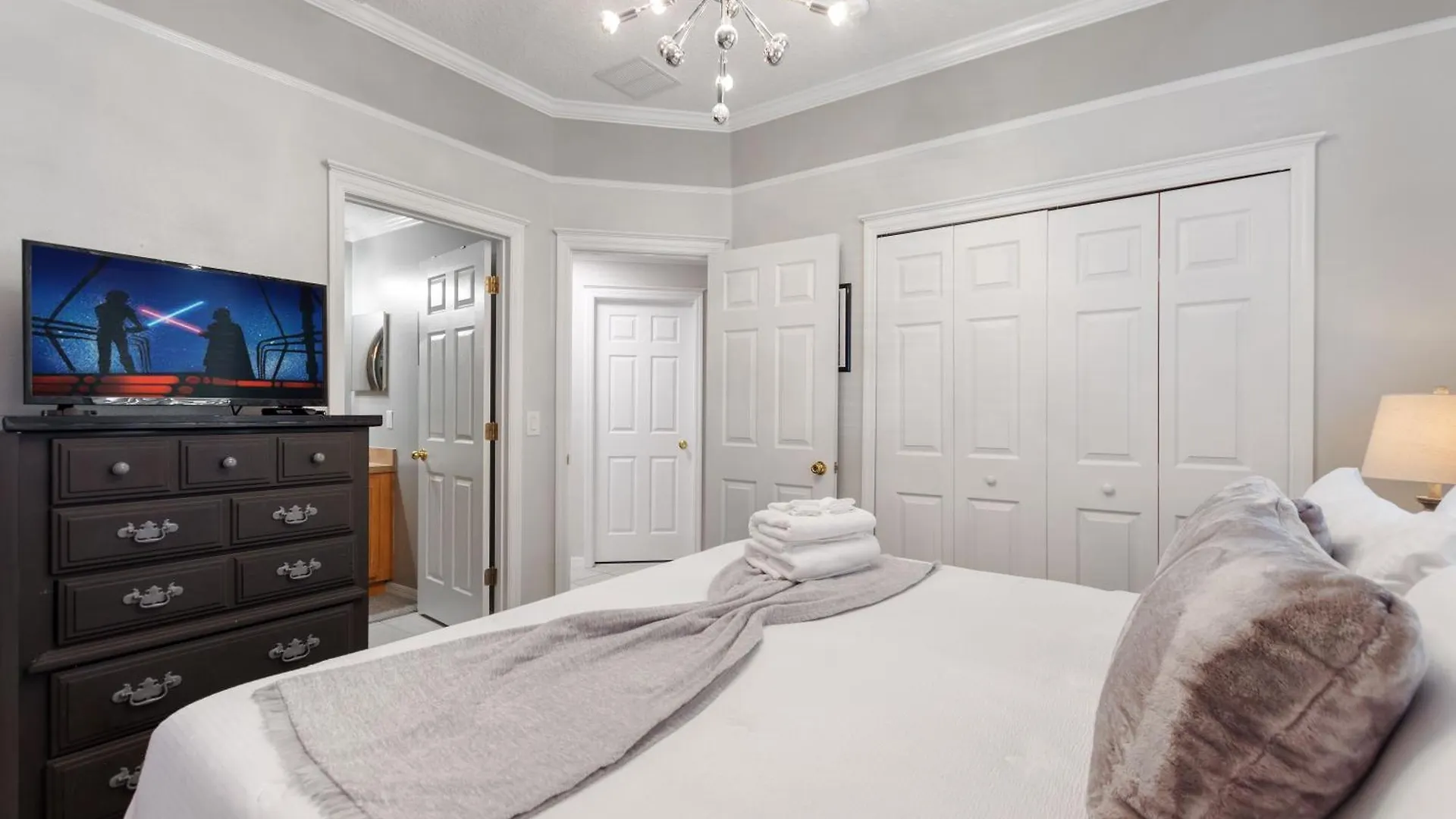 Casa Sevilla - 4 Bd - Sleeps 8 - Pool Spa - Disney Davenport 0*,  United States